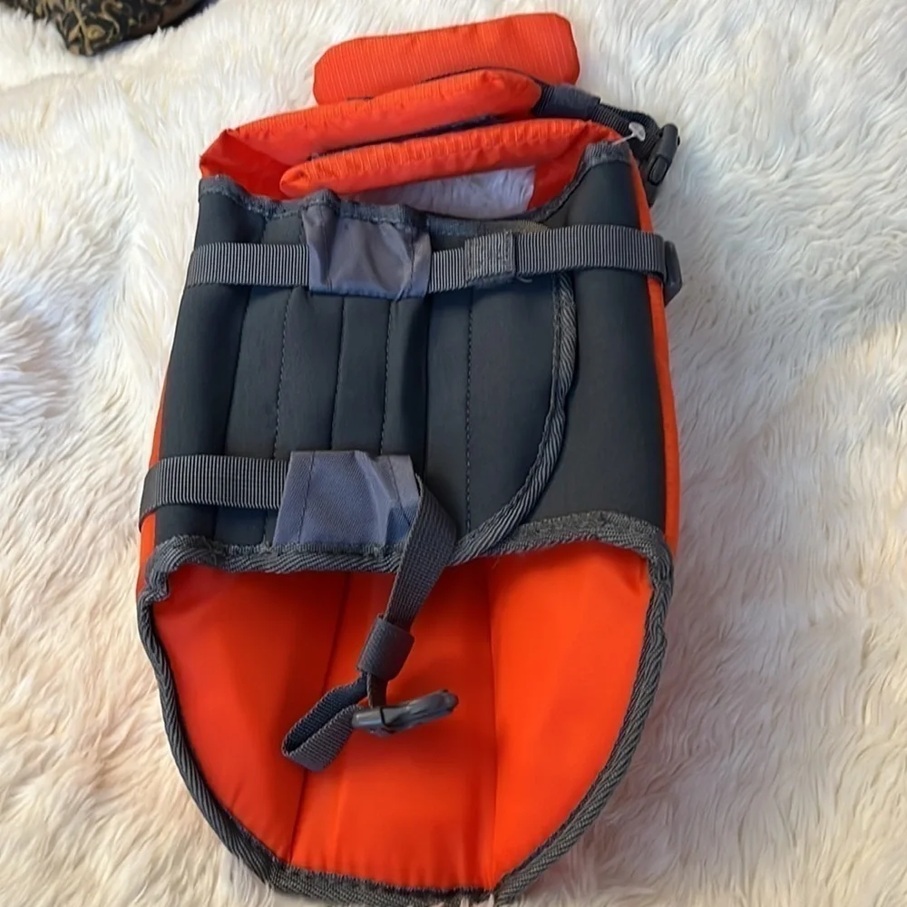 Outward hound  granby splash life jacket Orange and gray colors Nice jacket